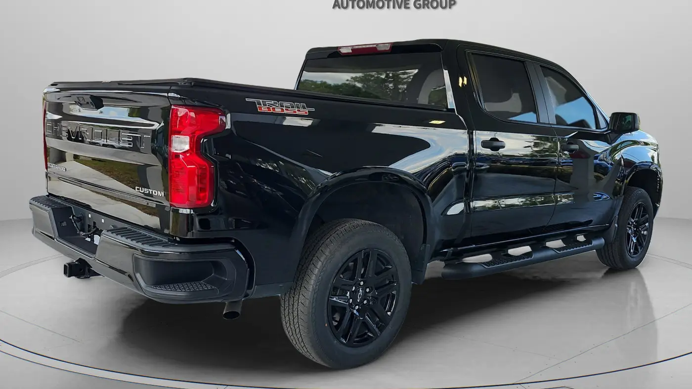 2023 Chevrolet Silverado 1500 Custom Trail Boss