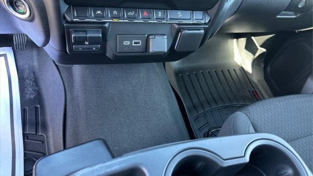 2023 Chevrolet Silverado 1500 Custom Trail Boss