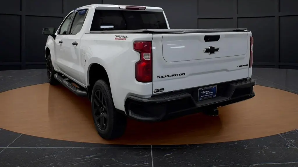 2023 Chevrolet Silverado 1500 Custom Trail Boss