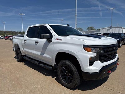 2023 Chevrolet Silverado 1500 4X4 Custom Trail Boss 4DR Crew Cab 5.8 FT. SB