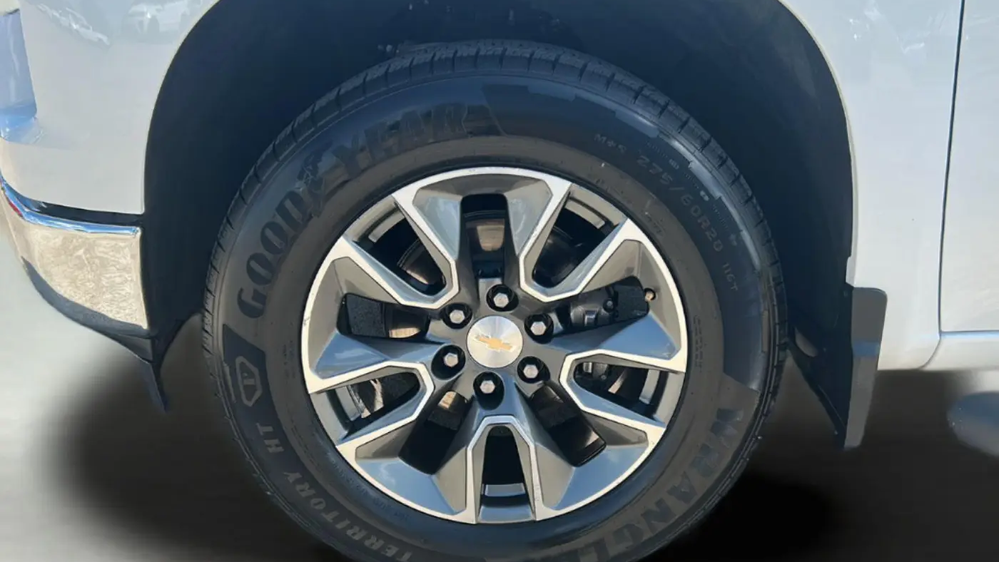 2025 Chevrolet Silverado 1500 LT