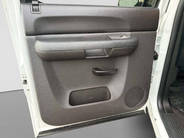 2013 Chevrolet Silverado - $8,876