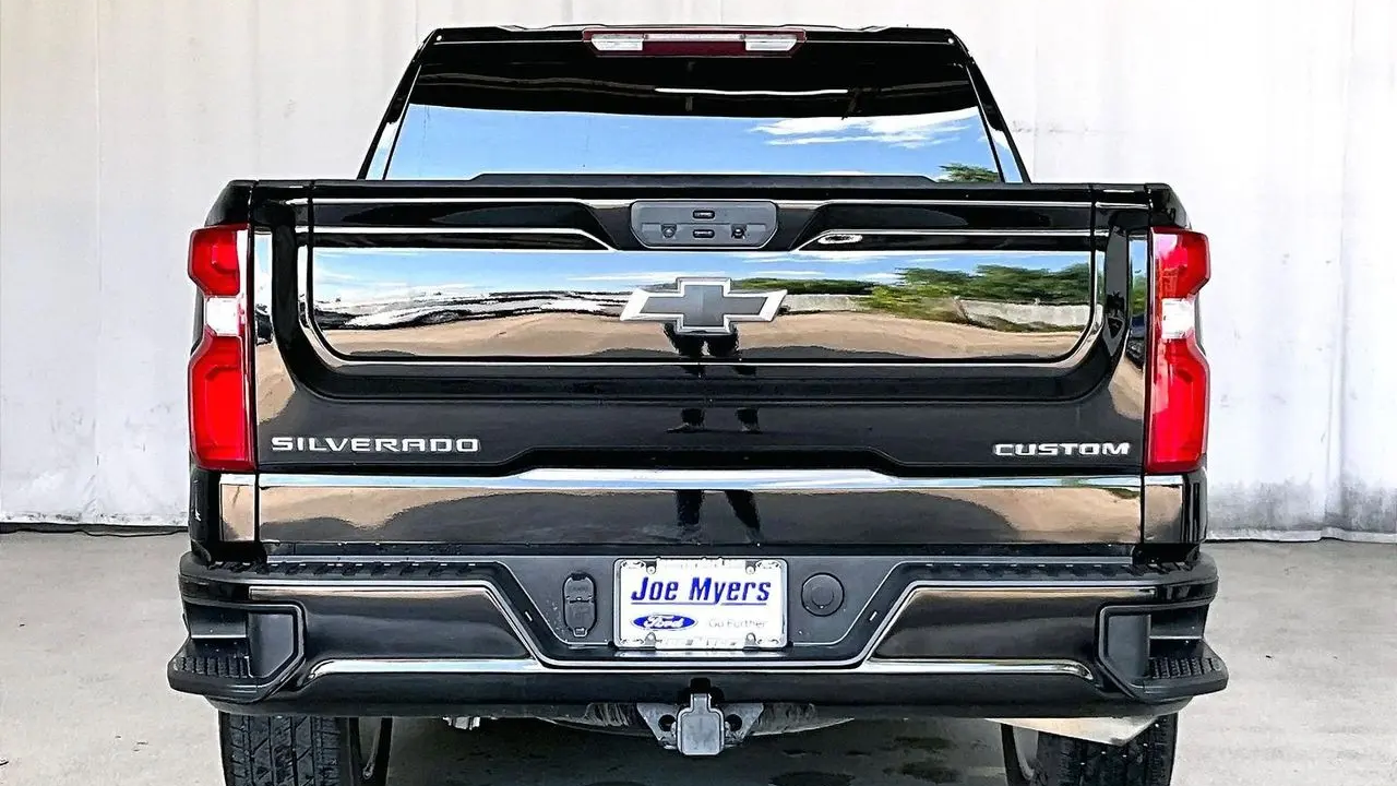 2021 Chevrolet Silverado 1500 Custom