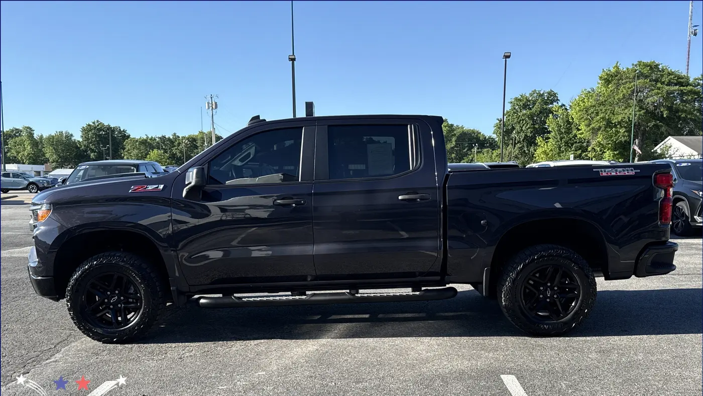 2023 Chevrolet Silverado 1500 Custom Trail Boss