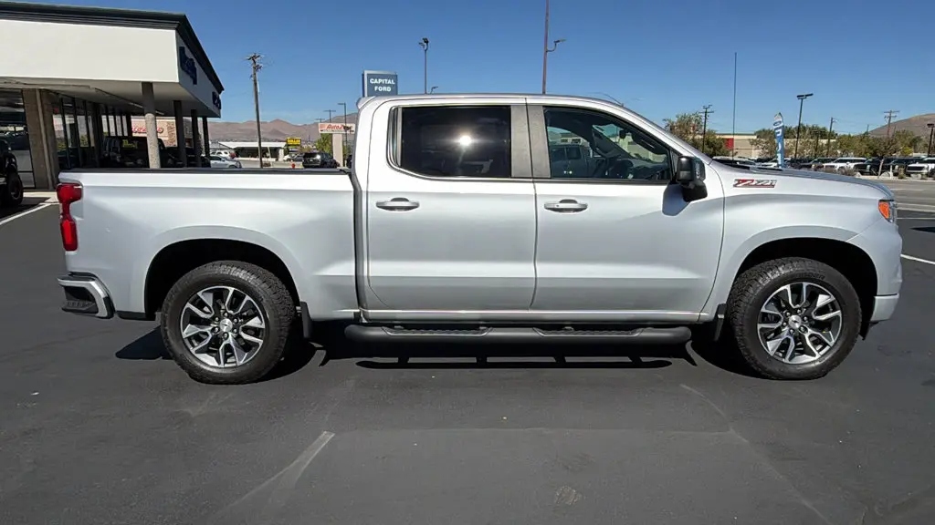2022 Chevrolet Silverado - $38,483