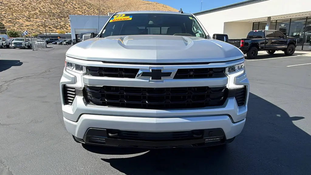 2022 Chevrolet Silverado - $38,483