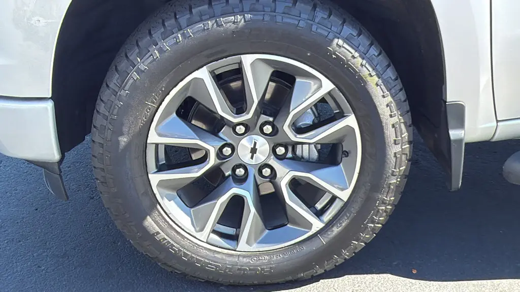2022 Chevrolet Silverado - $38,483