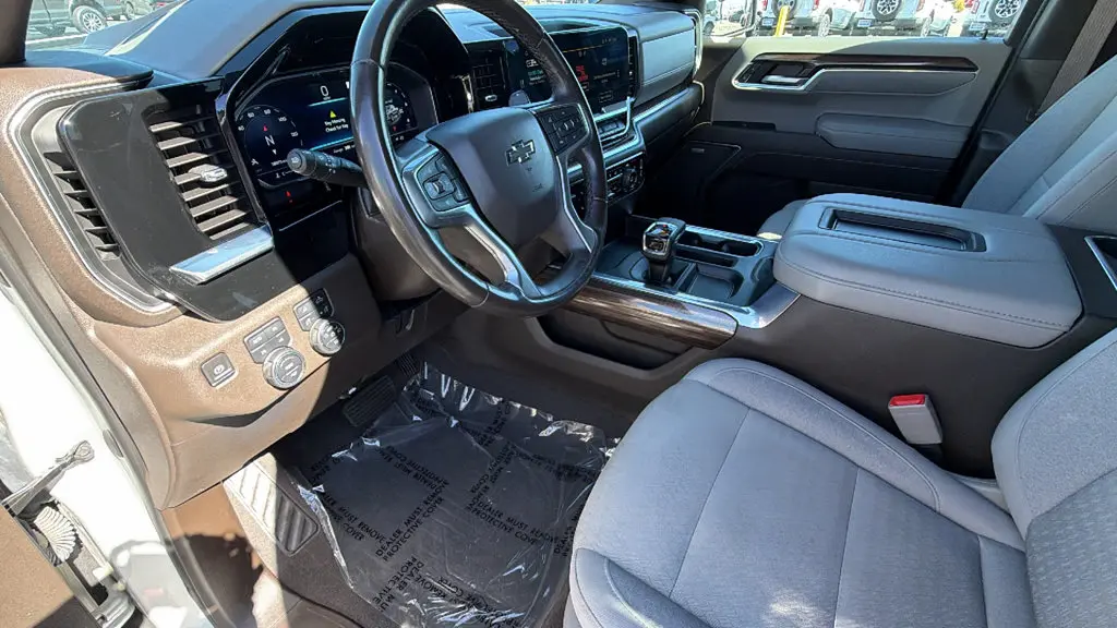 2022 Chevrolet Silverado - $38,483