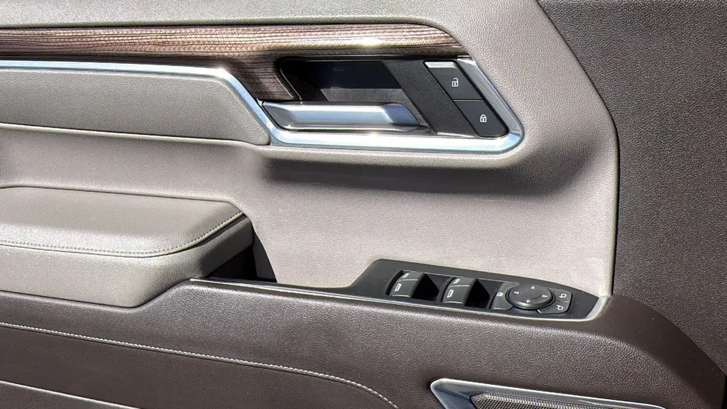 2022 Chevrolet Silverado - $38,483