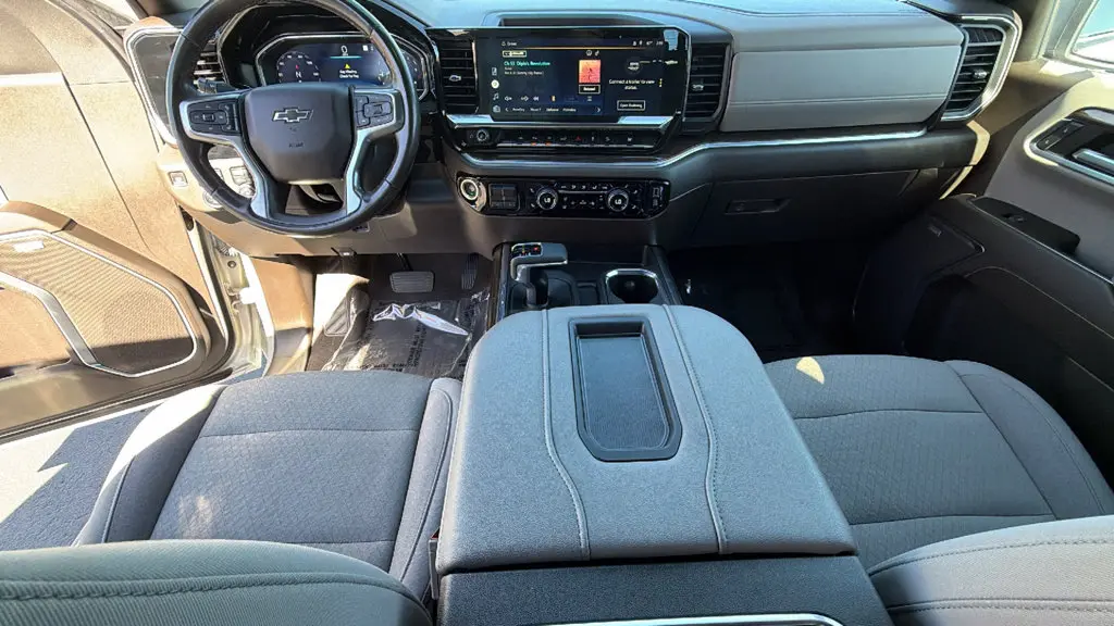 2022 Chevrolet Silverado - $38,483