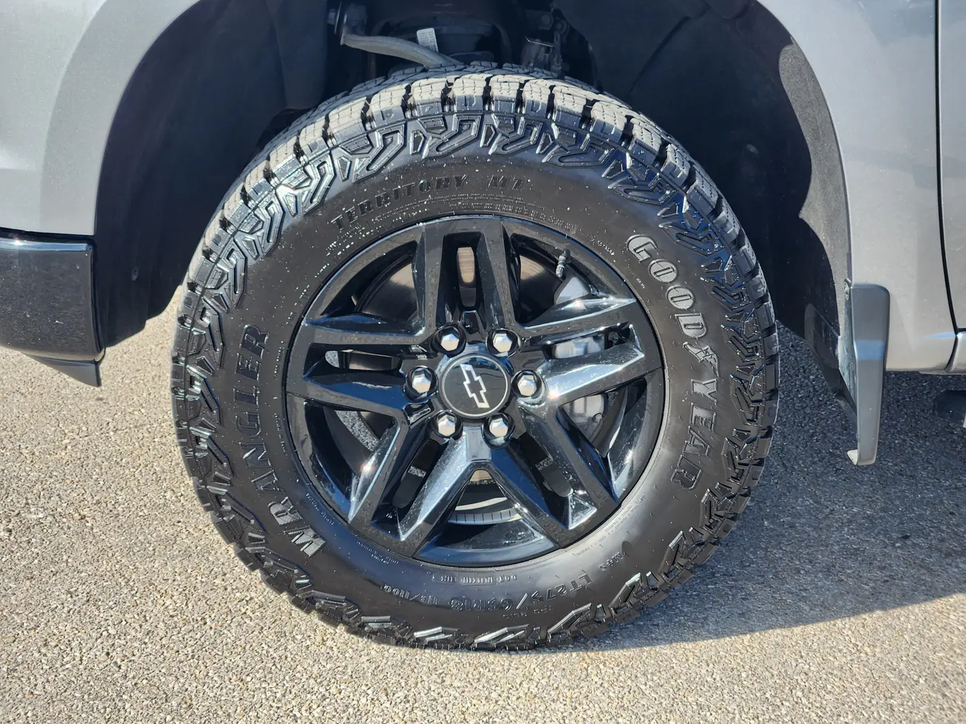 2023 Chevrolet Silverado - $42,530
