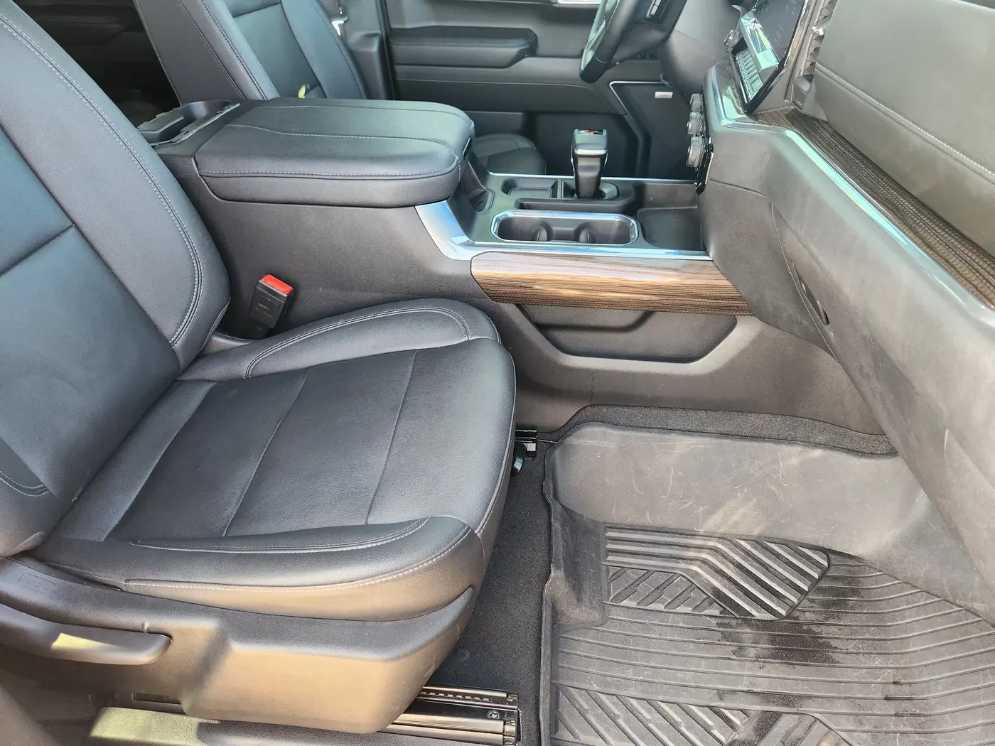 2023 Chevrolet Silverado - $42,530