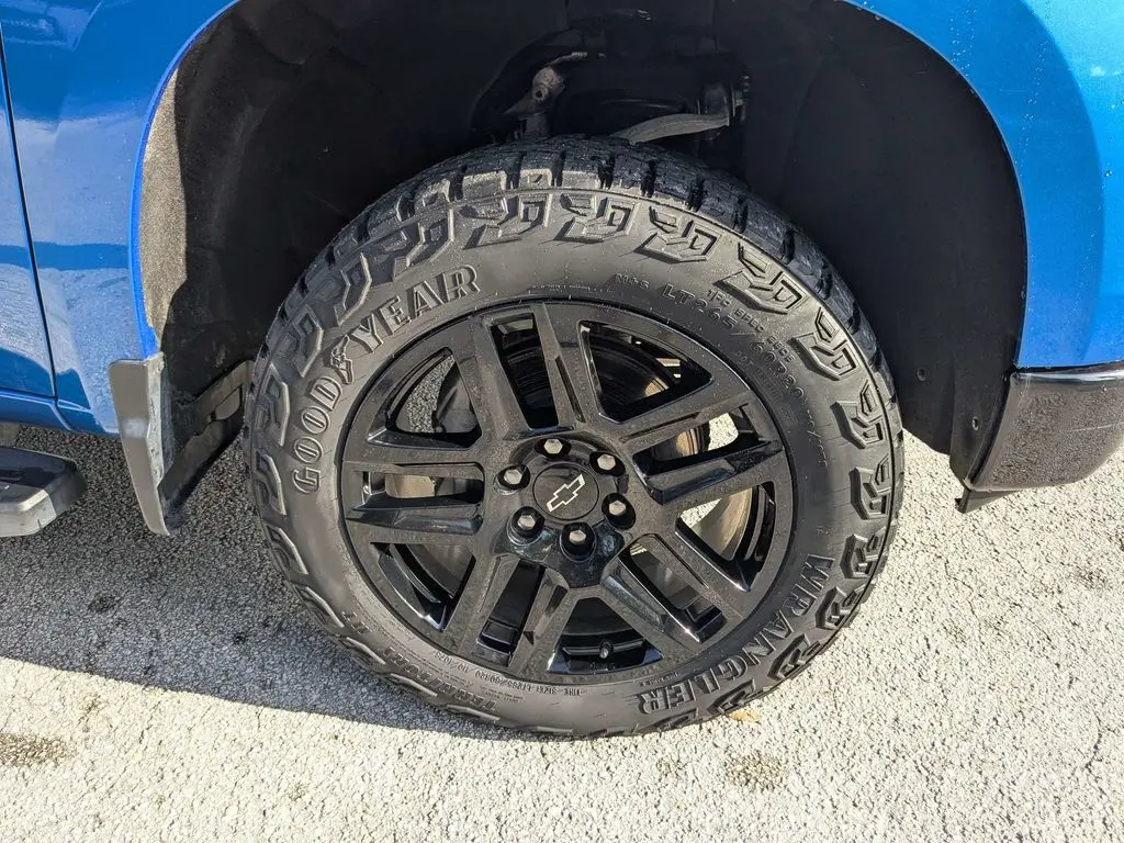 2023 Chevrolet Silverado - $46,900