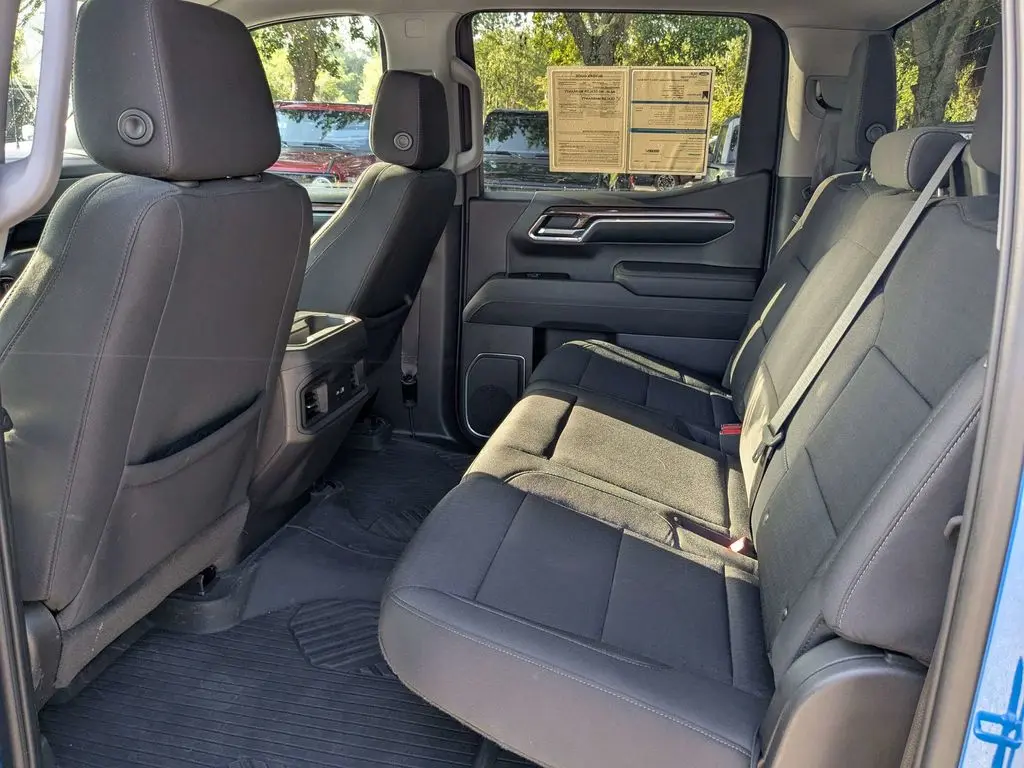 2023 Chevrolet Silverado - $46,900