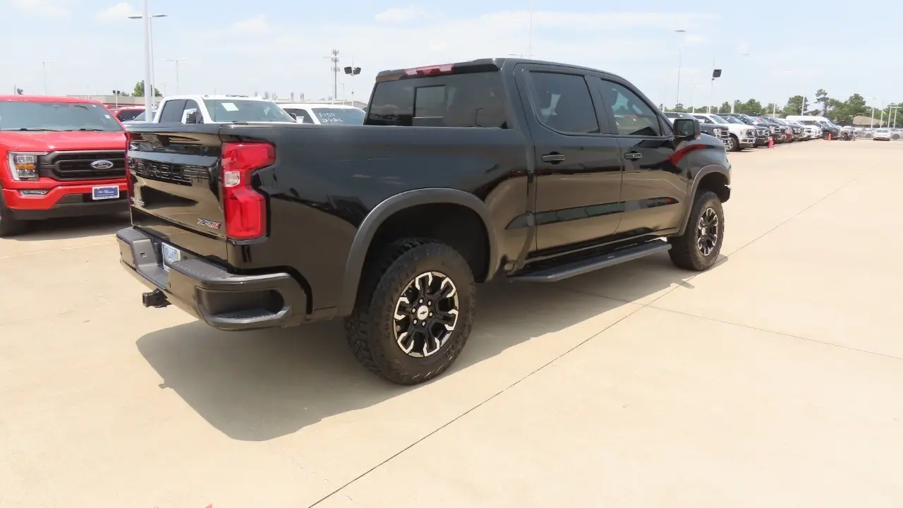 2023 Chevrolet Silverado 1500 ZR2