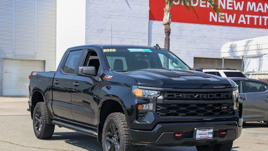 2025 Chevrolet Silverado 1500 Custom Trail Boss