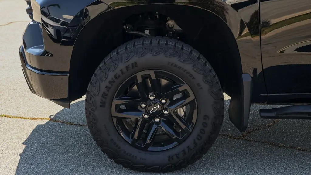 2025 Chevrolet Silverado 1500 Custom Trail Boss