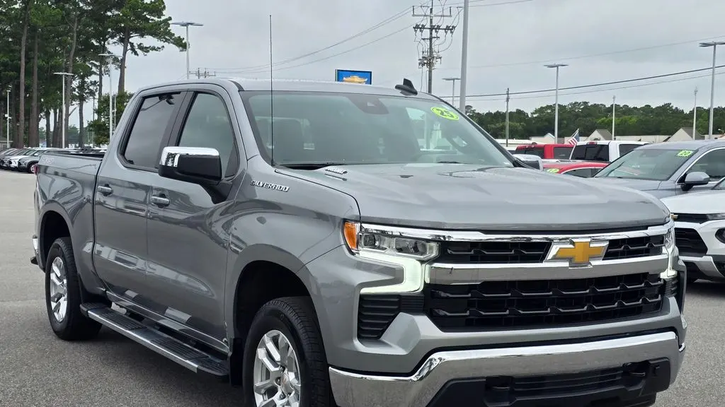 2025 Chevrolet Silverado 1500 LT