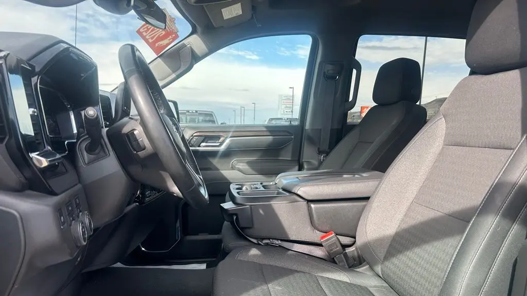 2025 Chevrolet Silverado 1500 LT