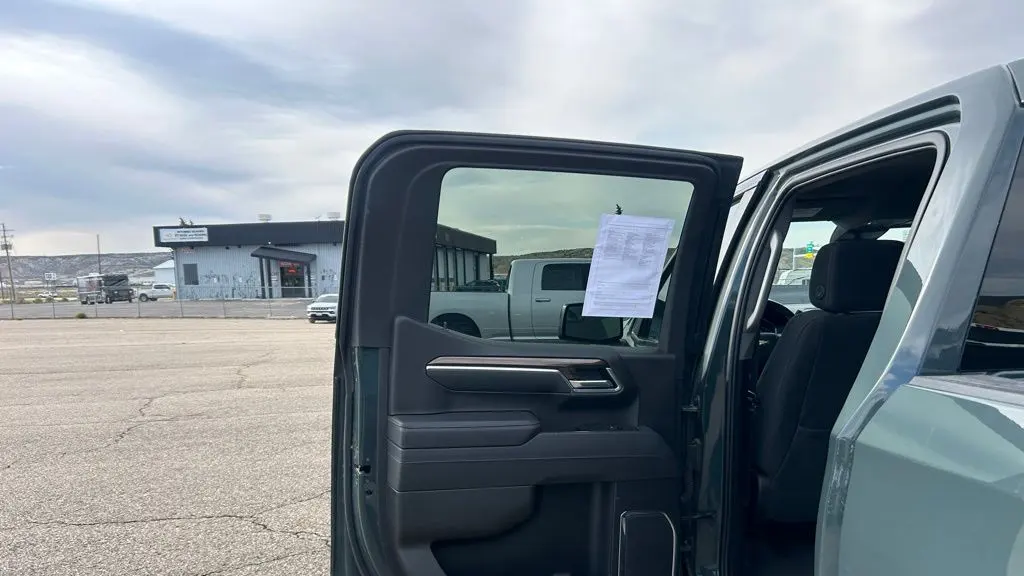 2025 Chevrolet Silverado 1500 LT