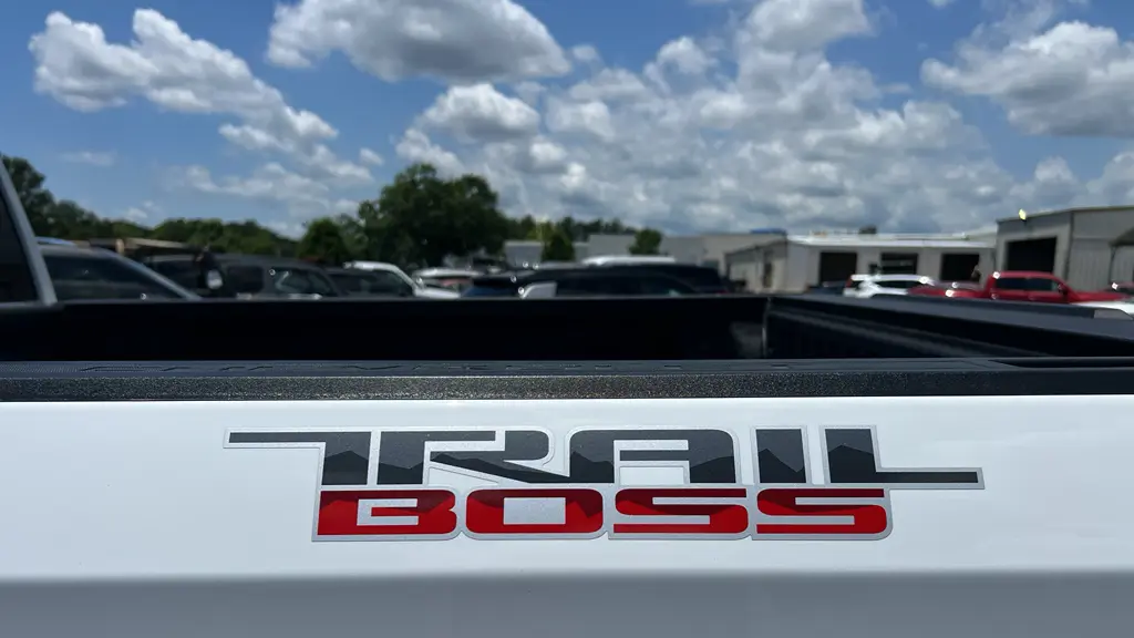 2025 Chevrolet Silverado 1500 LT Trail Boss