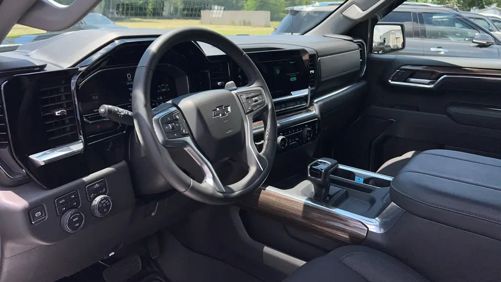 2025 Chevrolet Silverado 1500 LT Trail Boss