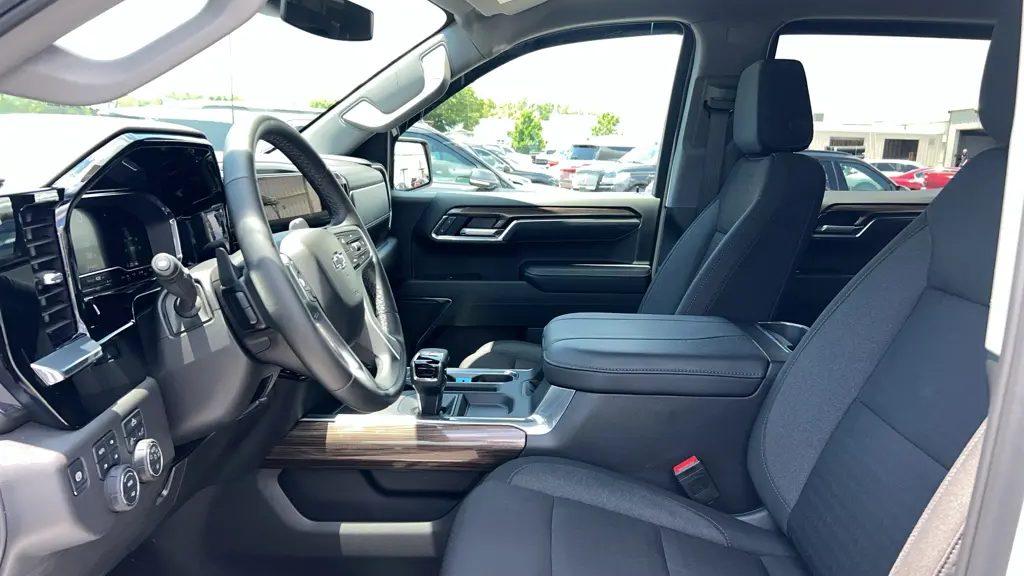2025 Chevrolet Silverado 1500 LT Trail Boss