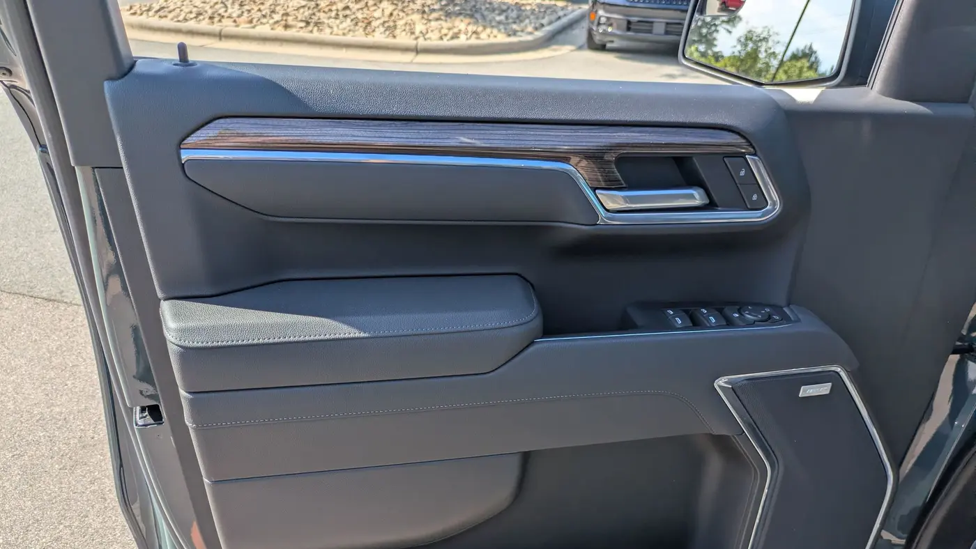 2025 Chevrolet Silverado 1500 LT Trail Boss