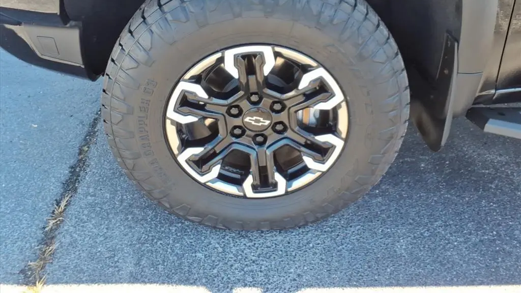 2025 Chevrolet Silverado 1500 ZR2