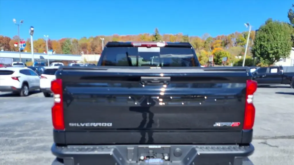 2025 Chevrolet Silverado 1500 ZR2