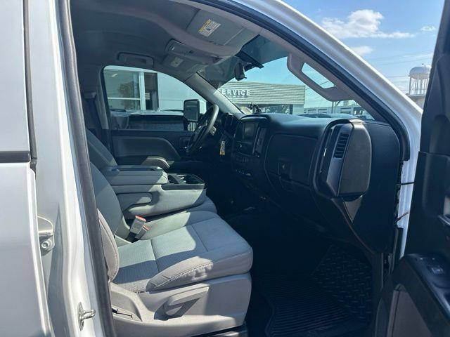2018 Chevrolet Silverado - $17,780
