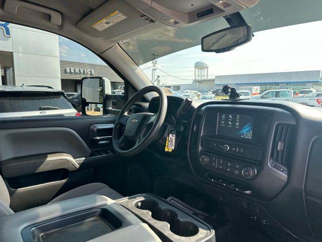 2018 Chevrolet Silverado - $17,780