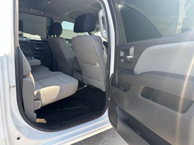 2018 Chevrolet Silverado - $17,780
