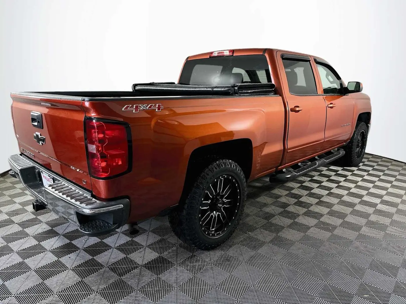 2015 Chevrolet Silverado - $17,997