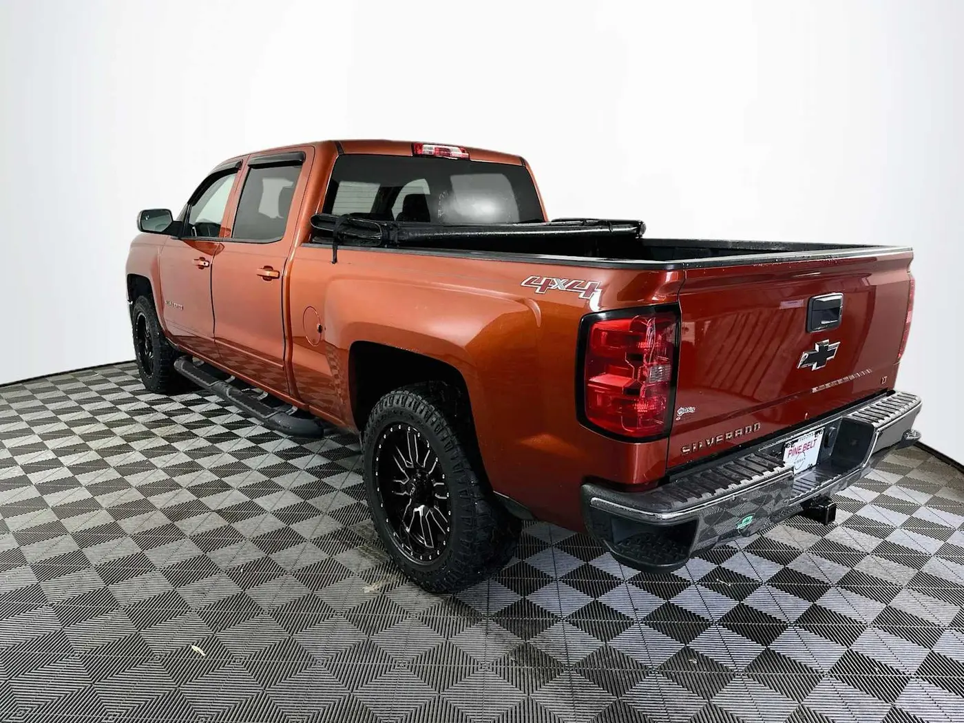 2015 Chevrolet Silverado - $17,997