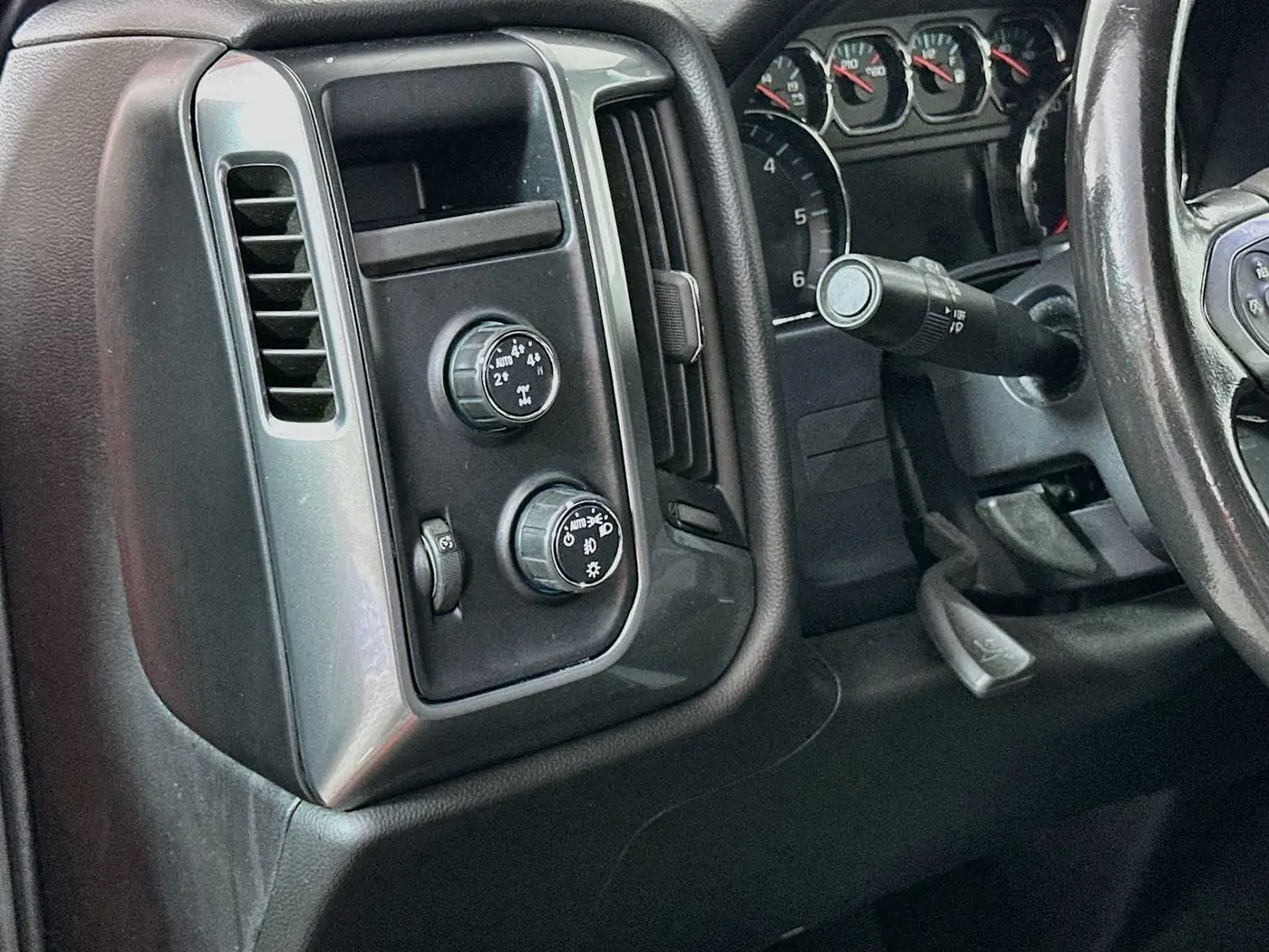 2015 Chevrolet Silverado - $17,997