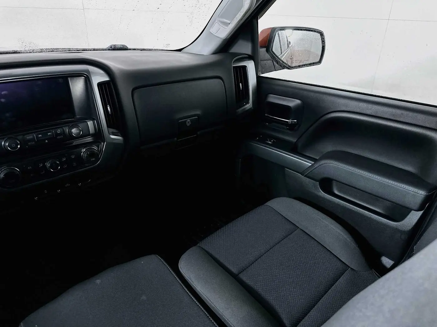 2015 Chevrolet Silverado - $17,997