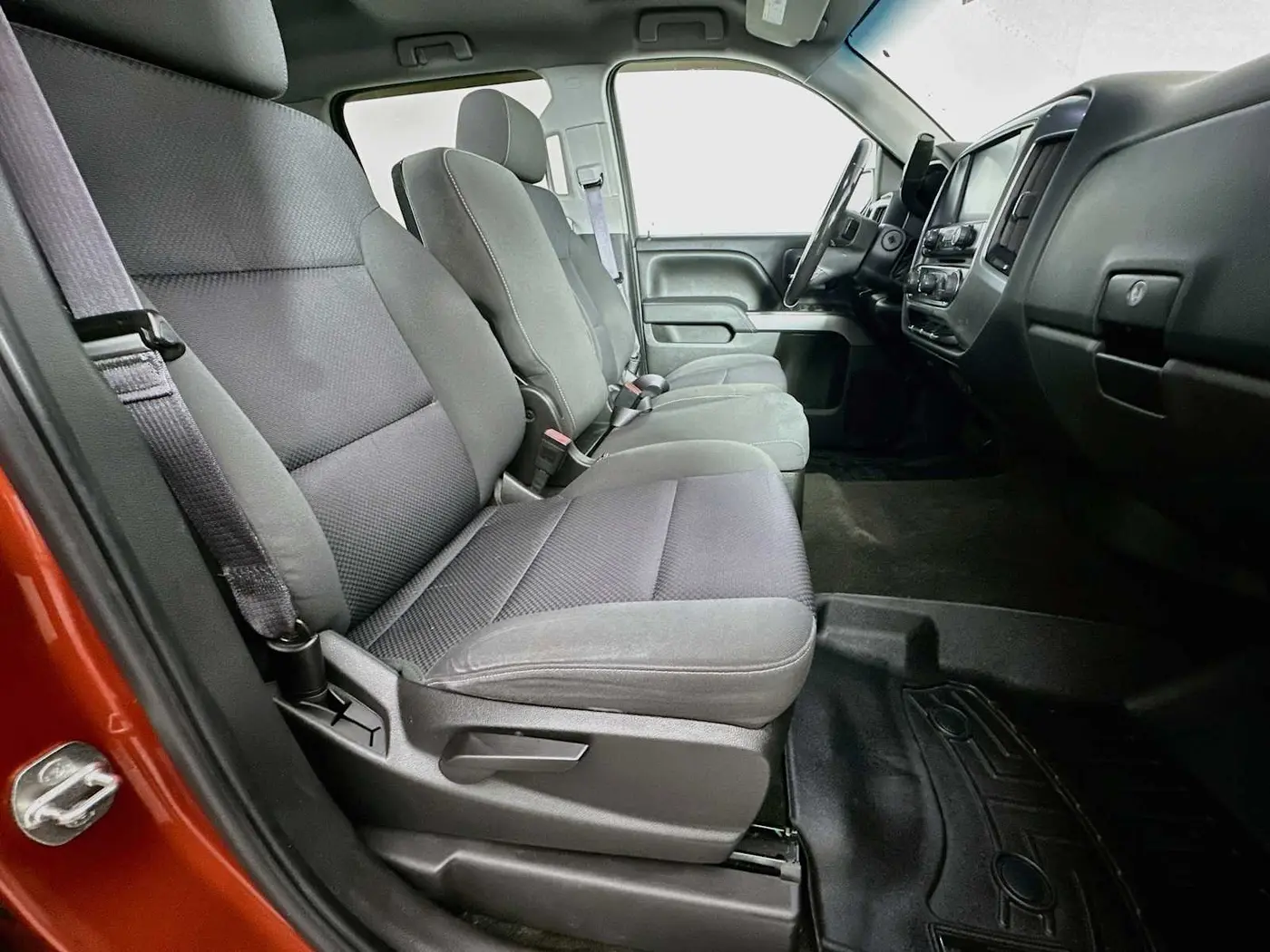 2015 Chevrolet Silverado - $17,997
