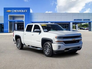 2018 Chevrolet Silverado 1500 with Summit White Exterior