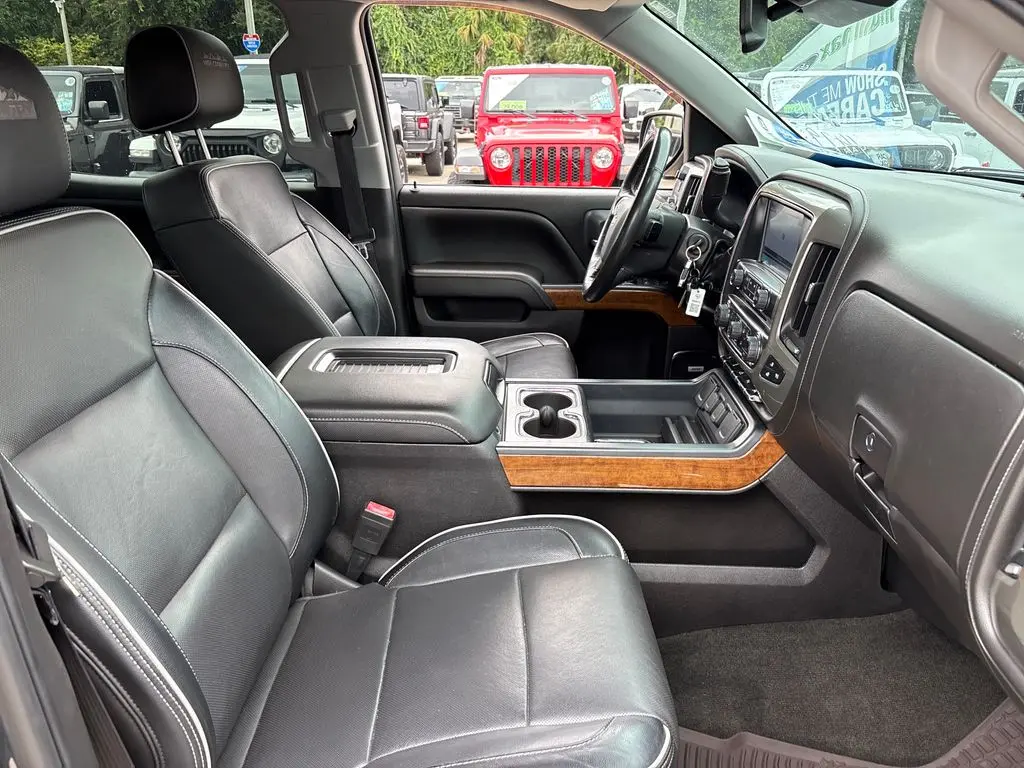 2018 Chevrolet Silverado - $27,500