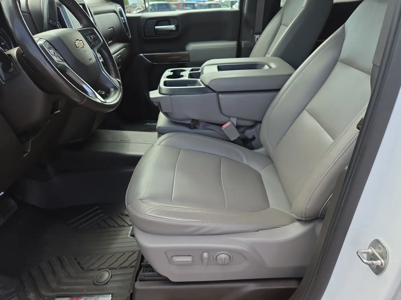 2020 Chevrolet Silverado - $24,995