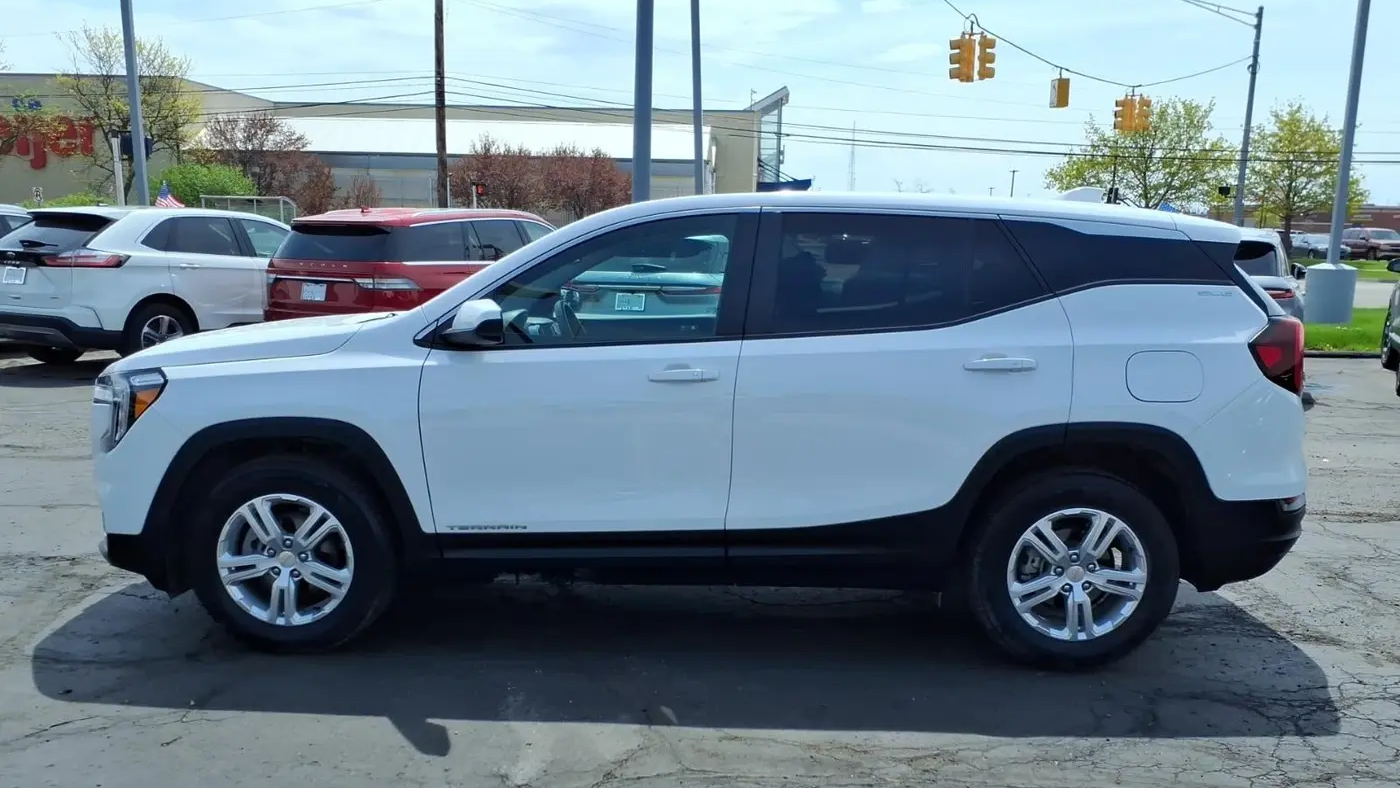2024 GMC Terrain SLE