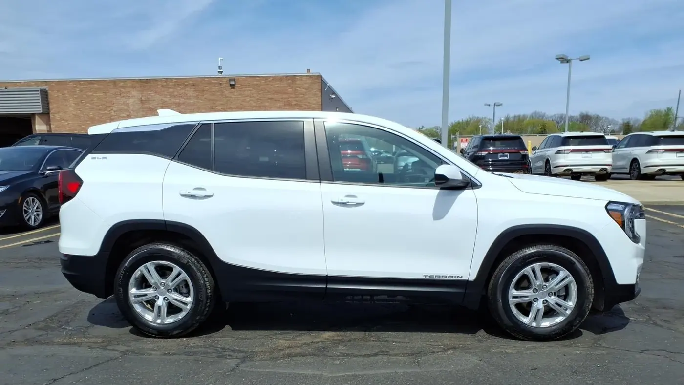 2024 GMC Terrain SLE