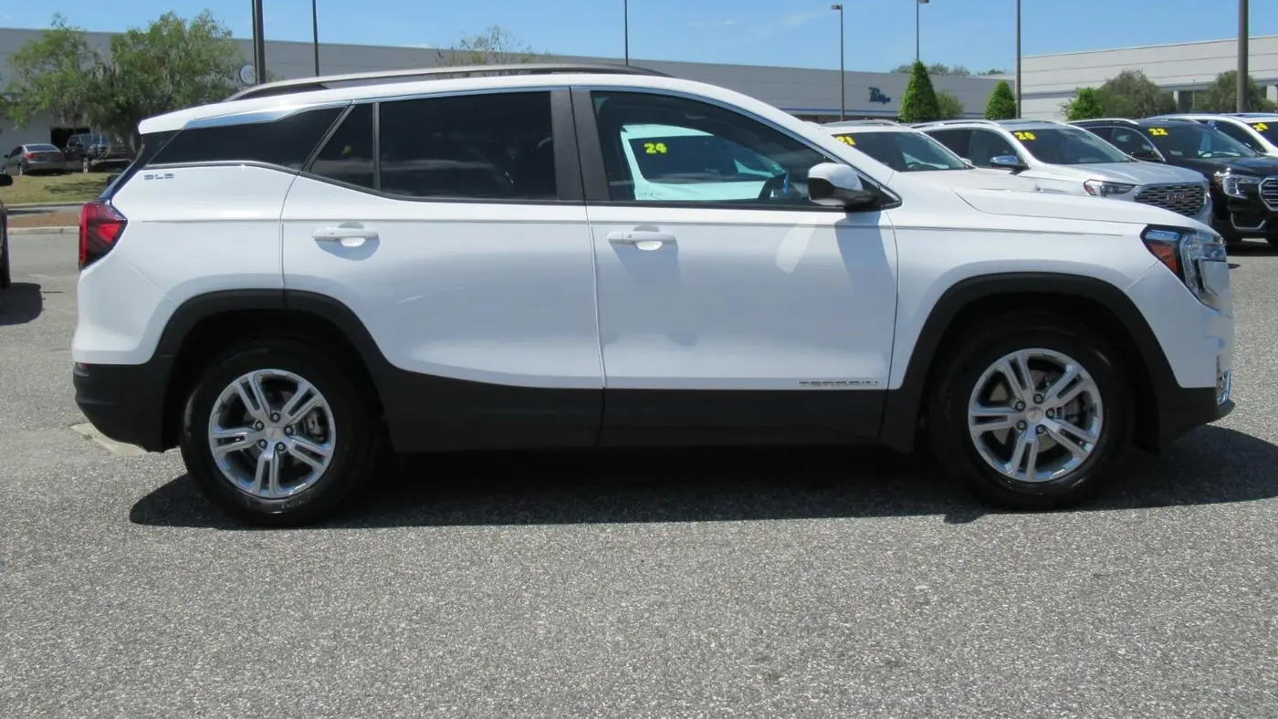 2023 GMC Terrain SLE