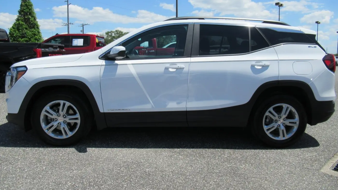 2023 GMC Terrain SLE