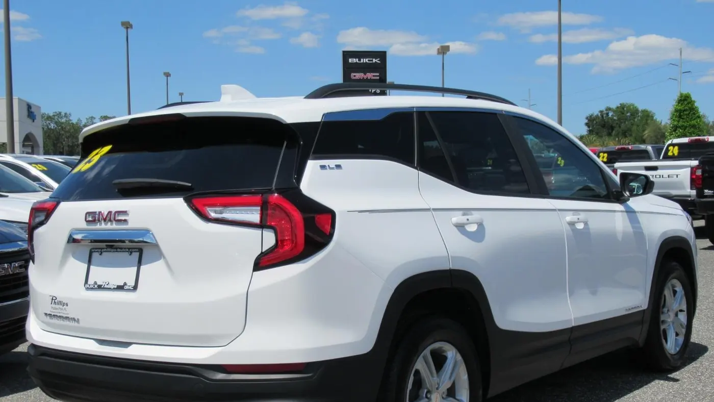 2023 GMC Terrain SLE