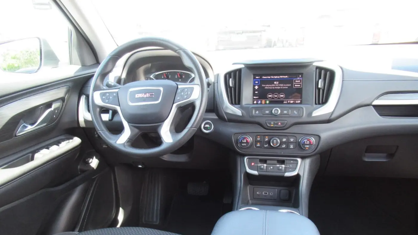 2023 GMC Terrain SLE