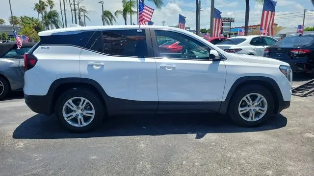 2024 GMC Terrain SLE