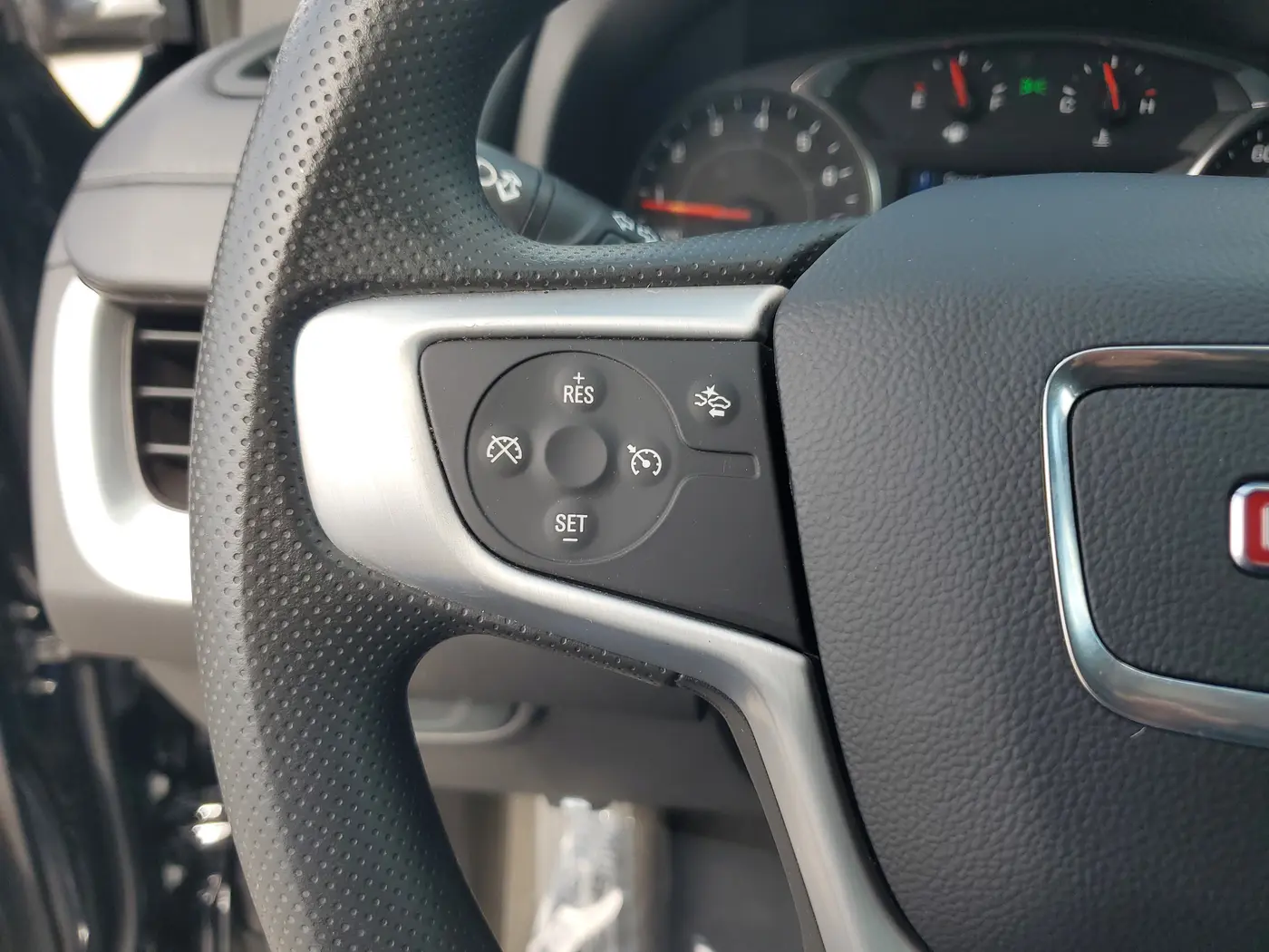 2024 GMC Terrain - $18,680