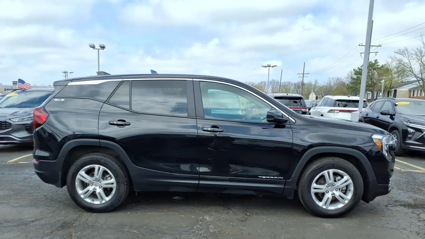 2024 GMC Terrain SLE